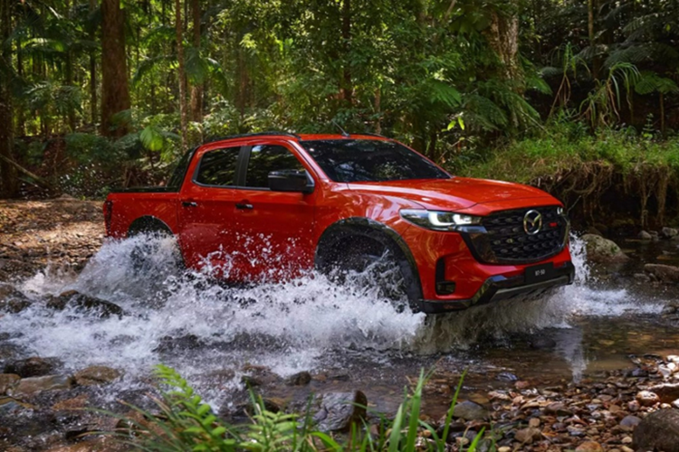 Mazda BT-50 2025 tu 570 trieu - 1,01 ty sap ve Viet Nam-Hinh-11