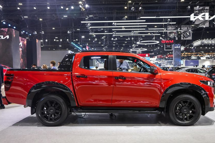 Mazda BT-50 2025 tu 570 trieu - 1,01 ty sap ve Viet Nam-Hinh-2