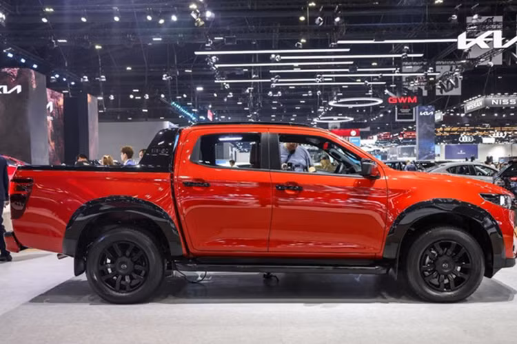Mazda BT-50 2025 tu 570 trieu - 1,01 ty sap ve Viet Nam-Hinh-2