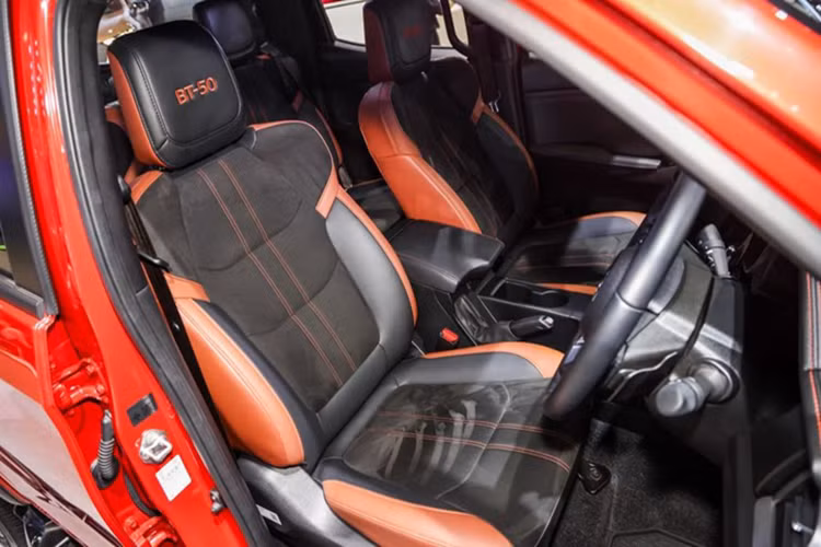 Mazda BT-50 2025 tu 570 trieu - 1,01 ty sap ve Viet Nam-Hinh-5