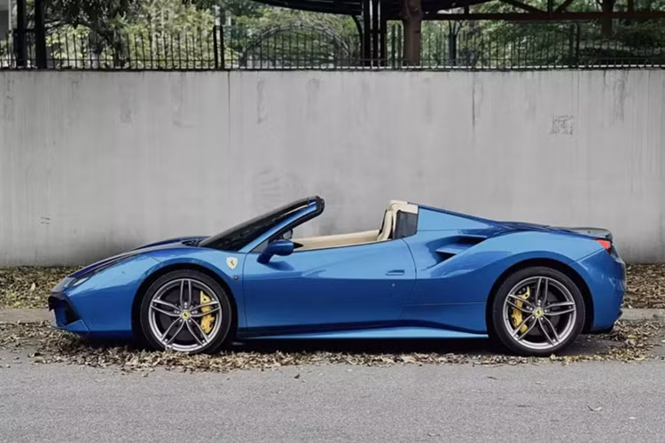 Ferrari 488 Spider 