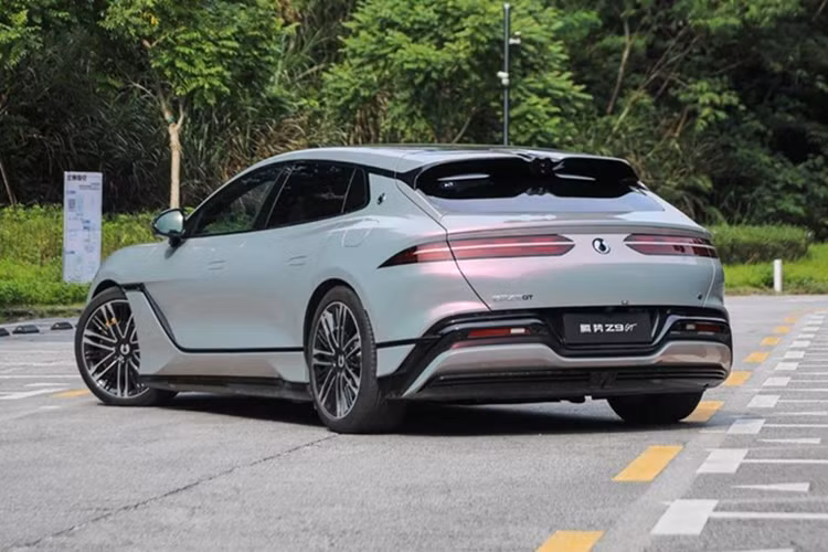 Denza Z9 GT hon 1 ty dong dat doanh so 