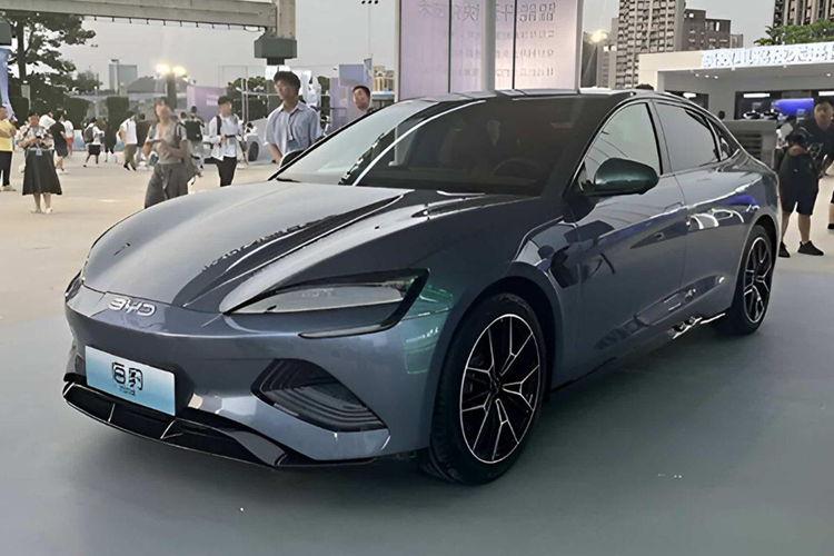 BYD Seal 2025 ra mat Dong Nam A, lieu co ve Viet Nam?