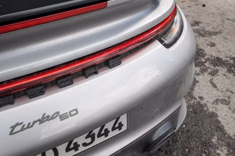 Chi tiet Porsche 911 Turbo 50 Years hon 18,7 ty dong-Hinh-13