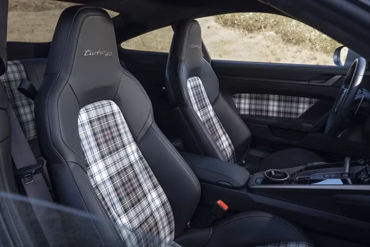 Chi tiet Porsche 911 Turbo 50 Years hon 18,7 ty dong-Hinh-9