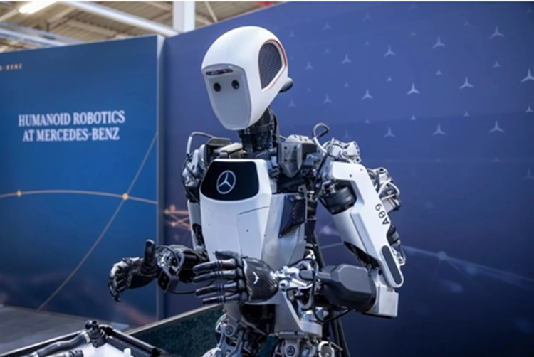 Mercedes-Benz dua robot vao qua trinh van hanh, san xuat oto-Hinh-2