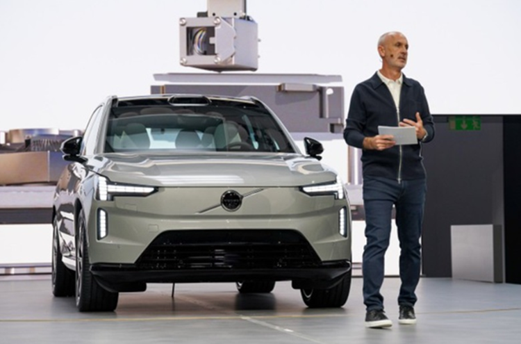 Ly do hang xe Volvo bo nhiem lai cuu CEO Hakan Samuelsson?-Hinh-3