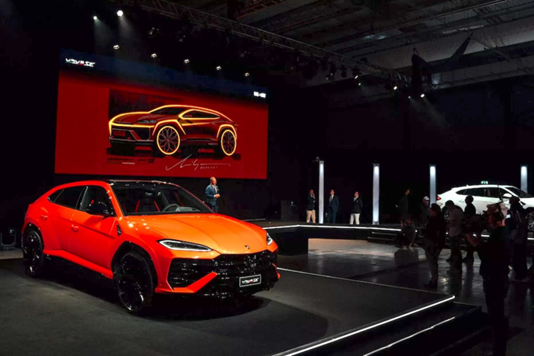 Can canh sieu SUV Lamborghini Urus S bac ty dau tien o Da Nang-Hinh-4