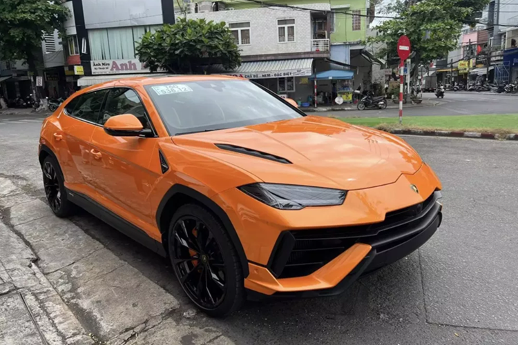 Can canh sieu SUV Lamborghini Urus S bac ty dau tien o Da Nang-Hinh-2