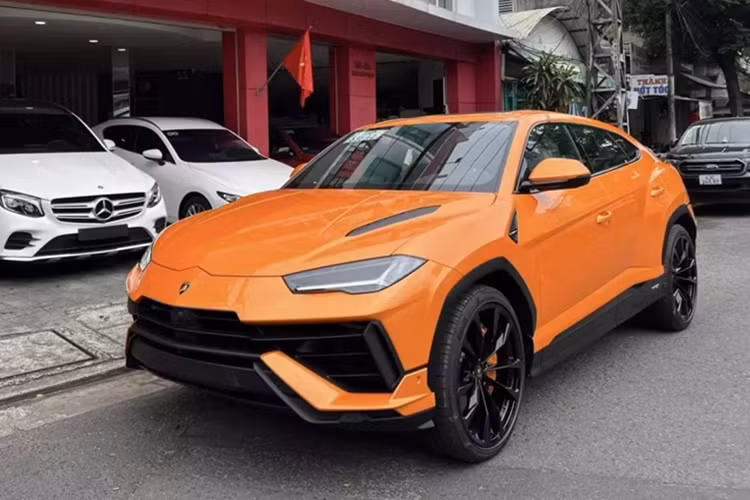 Cận cảnh siêu SUV Lamborghini Urus S bạc tỷ đầu tiên ở Đà Nẵng Can canh sieu SUV Lamborghini Urus S bac ty dau tien o Da Nang