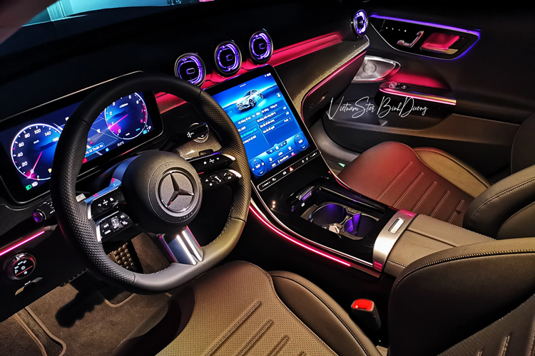 Mercedes-Benz Viet Nam nang cap C-Class 2025, tu 1,599 ty dong-Hinh-4