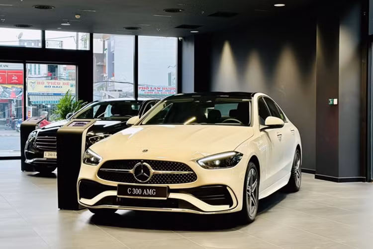 Mercedes-Benz Viet Nam nang cap C-Class 2025, tu 1,599 ty dong