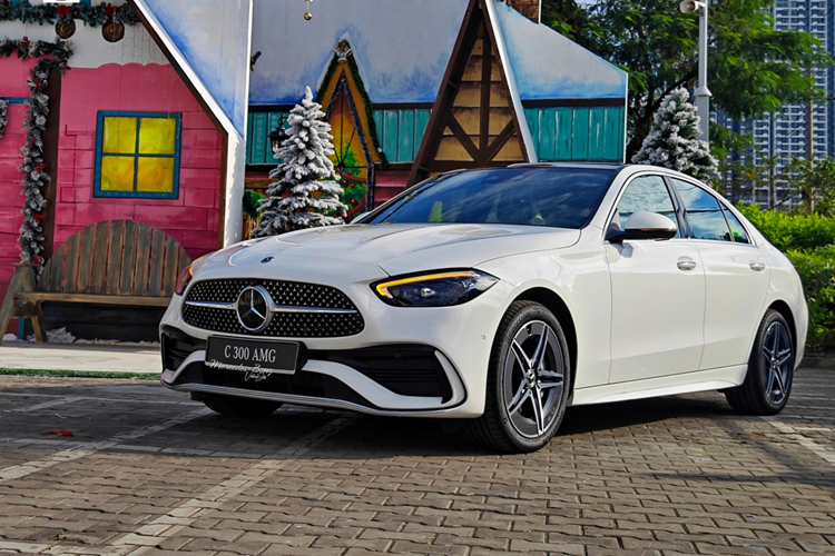Mercedes-Benz Viet Nam nang cap C-Class 2025, tu 1,599 ty dong-Hinh-6