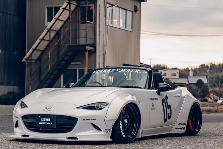 Mazda MX-5 giá rẻ độ “lết đất” như siêu xe chỉ 112 triệu - Hình 7 Mazda MX-5 gia re do “let dat” nhu sieu xe chi 112 trieu-Hinh-7