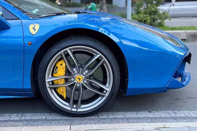Ferrari 488 Spider 