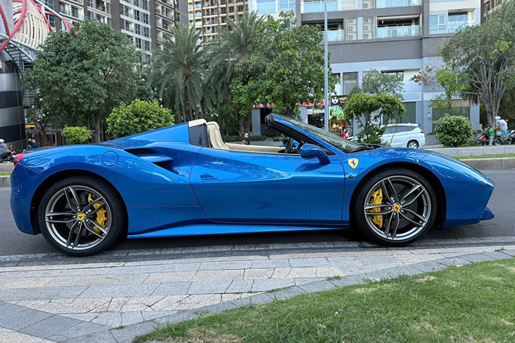Ferrari 488 Spider 