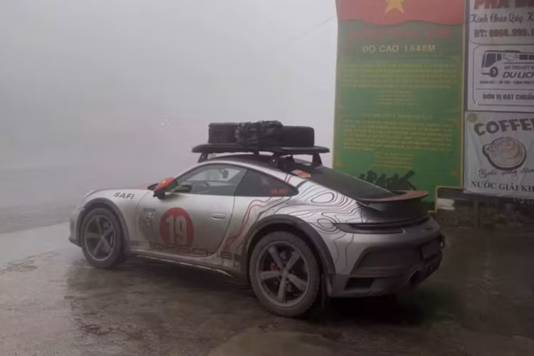 Porsche 911 Dakar cua dai gia Viet 
