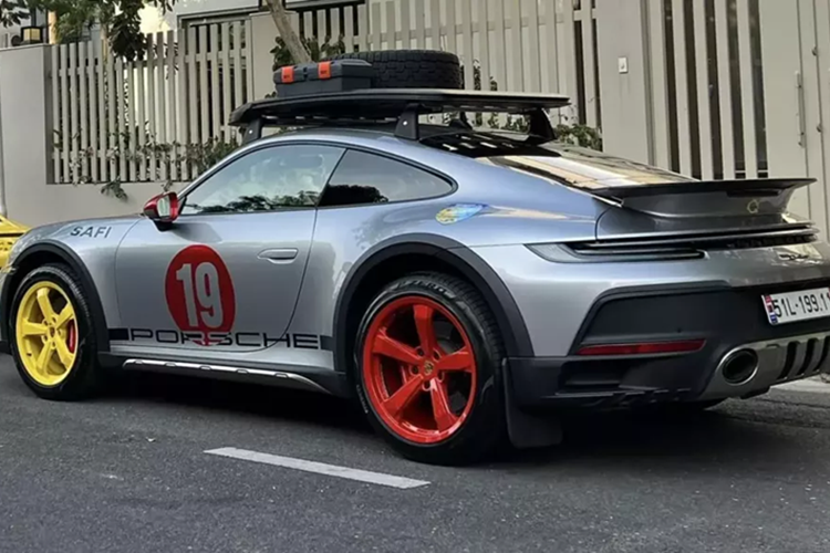 Porsche 911 Dakar cua dai gia Viet 