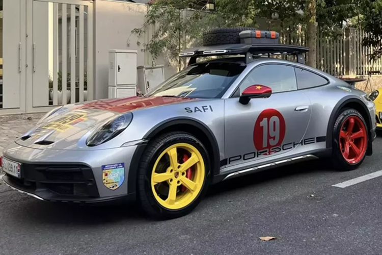 Porsche 911 Dakar cua dai gia Viet 
