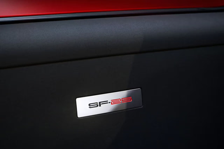 Ferrari 12Cilindri Spider lay cam hung mau sac tu xe dua F1 SF-25-Hinh-6