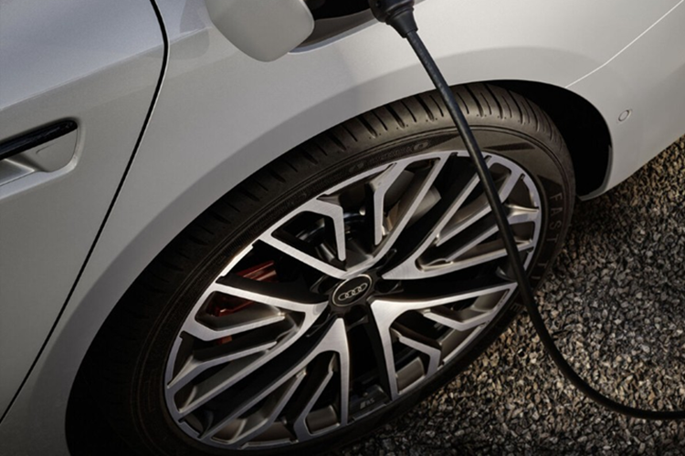 Audi A6 PHEV 2026 ra mat. chot gia tu 1,75 ty dong-Hinh-10