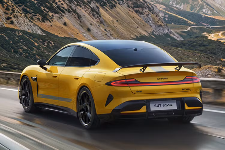 Xiaomi SU7 Ultra giam 920 trieu dong, 