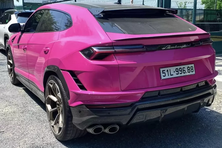 Lamborghini Urus hon 16 ty 