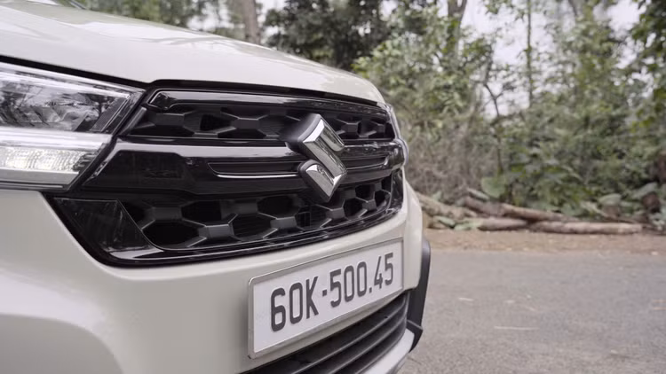 Suzuki XL7 Hybrid tu 599 trieu, xe 7 cho ly tuong cho gia dinh?-Hinh-2