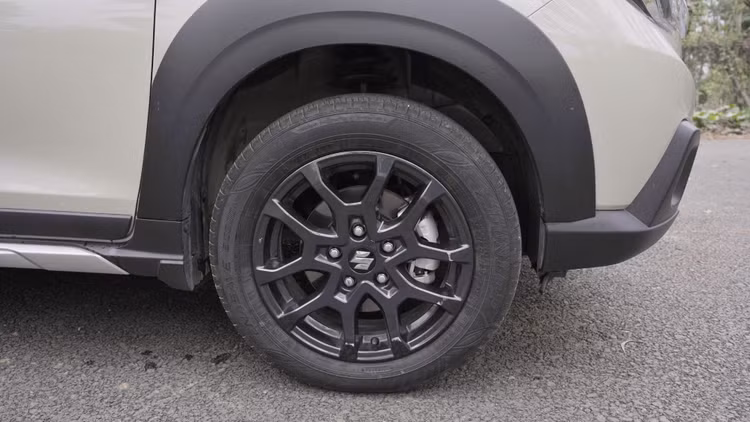 Suzuki XL7 Hybrid tu 599 trieu, xe 7 cho ly tuong cho gia dinh?-Hinh-5