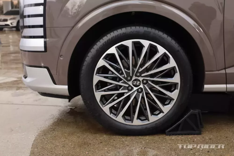 Ngắm Hyundai Palisade 2025 "bằng xương bằng thịt" từ 851 triệu đồng - Hình 5 Ngam Hyundai Palisade 2025