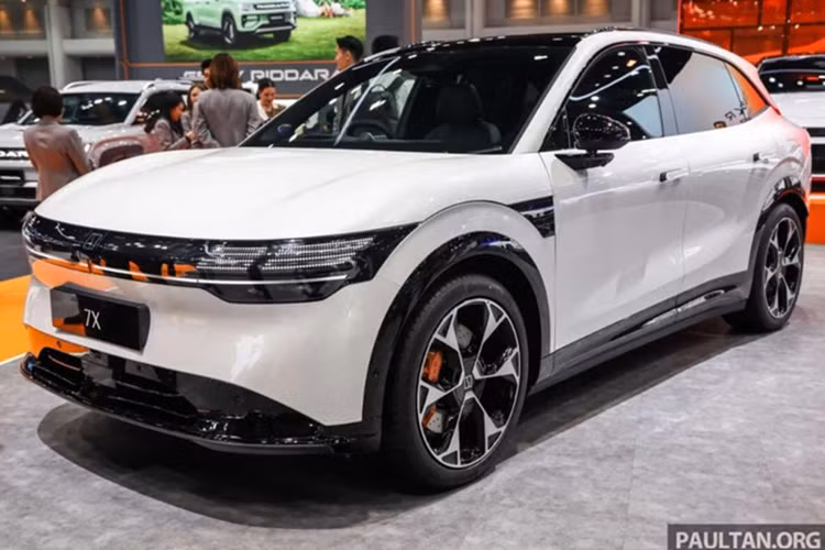Zeekr 7X - SUV dien sac sieu nhanh tu 812 trieu sap ve Viet Nam?