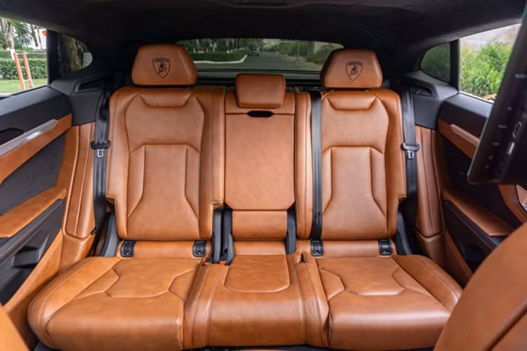 Đại gia Sài thành "xài" Lamborghini Urus 4 năm, bán lỗ hơn 10 tỷ - Hình 6 Dai gia Sai thanh