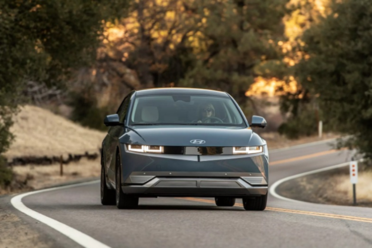 Lan banh 670.000 km, Hyundai Ioniq 5 van giu 88% luong pin