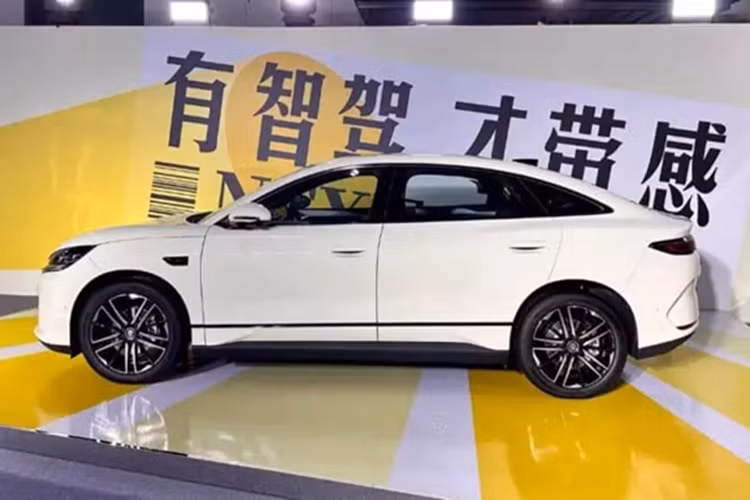 BYD Qin L 2025 them goi “God's Eye” C, tu 16.500 USD-Hinh-2