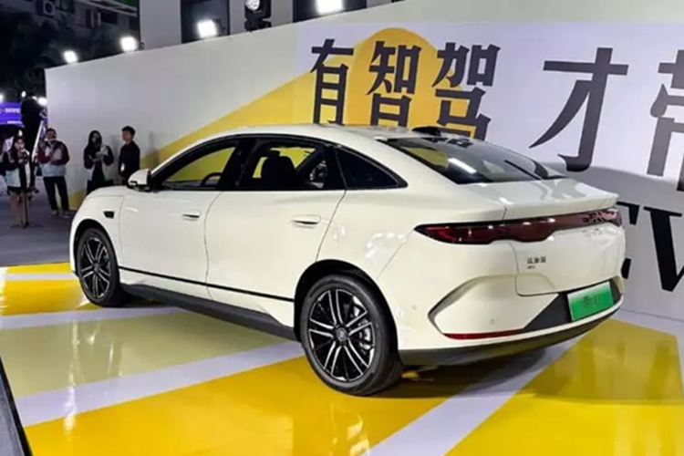 BYD Qin L 2025 them goi “God's Eye” C, tu 16.500 USD-Hinh-11