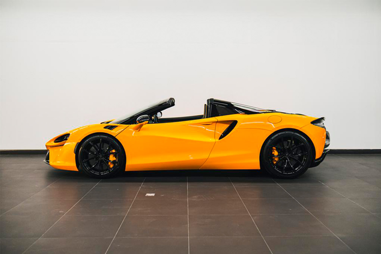 McLaren Artura Spider gan 17 ty 