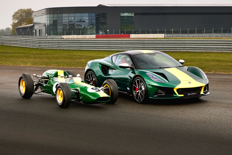 Lotus Emira Clark Edition tu 3.79 ty dong, tri an Jim Clark-Hinh-2