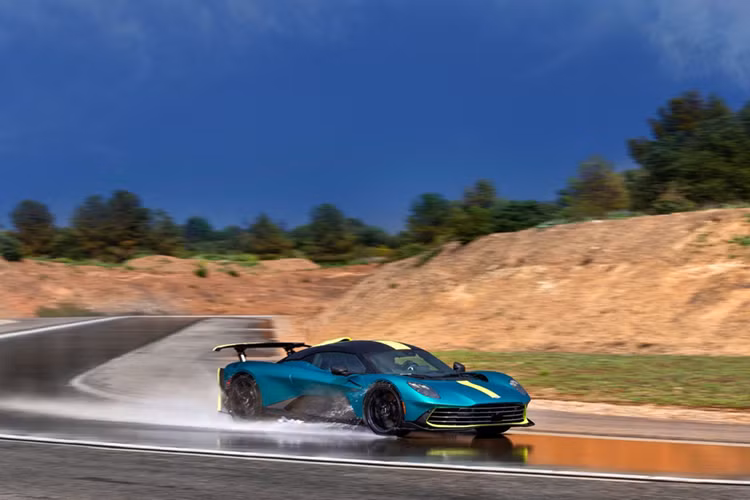 Aston Martin thu nghiem sieu xe Valhalla manh 1.064 ma luc-Hinh-9