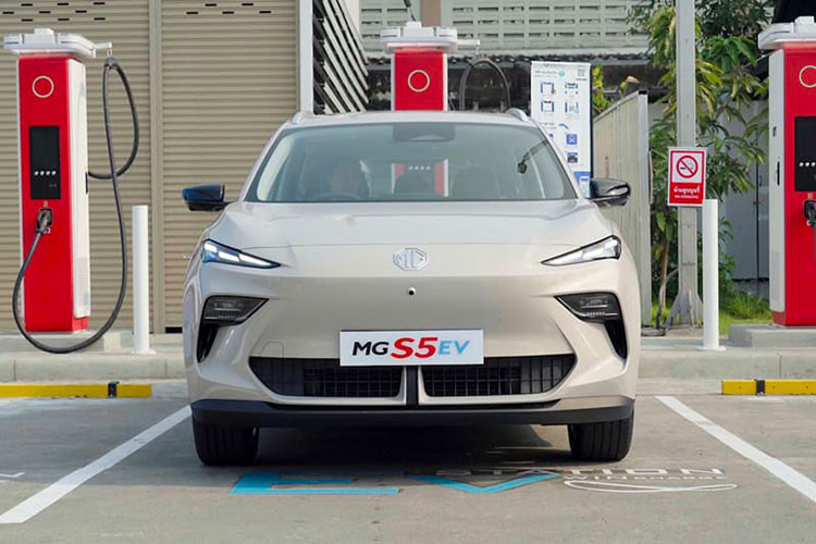 Soi SUV dien MG S5 EV tu 670 trieu dong, sap ve Viet Nam-Hinh-12