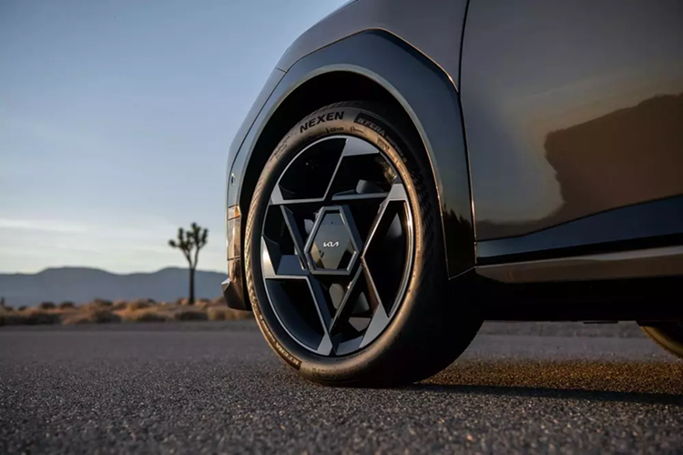 Kia EV4 hatchback va sedan - “mon la” cho thi truong oto dien-Hinh-5