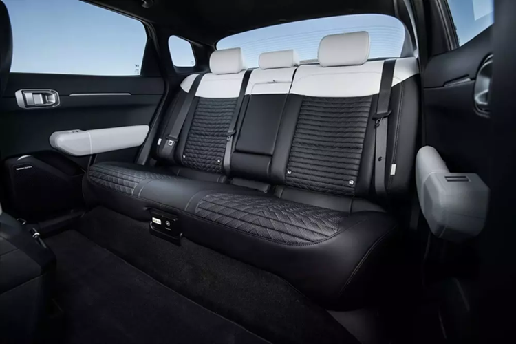 Kia EV4 hatchback va sedan - “mon la” cho thi truong oto dien-Hinh-9