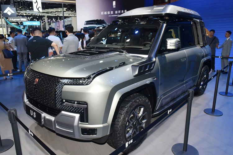 Yangwang U8L - SUV điện hạng sang của BYD với 7 chỗ ngồi - Hình 11 Yangwang U8L - SUV dien hang sang cua BYD voi 7 cho ngoi-Hinh-11