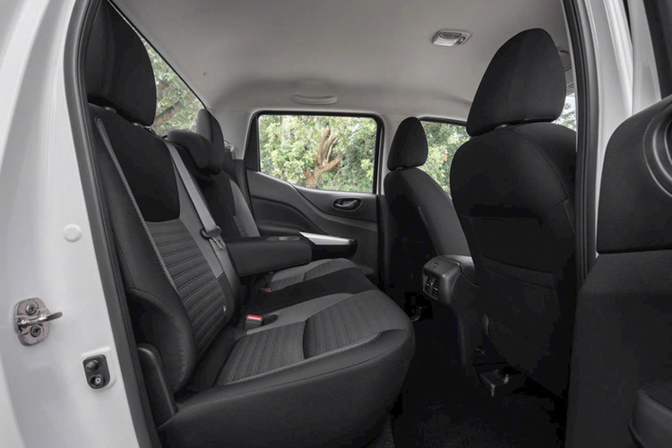 Ban tai Nissan Navara tai Viet Nam giam 