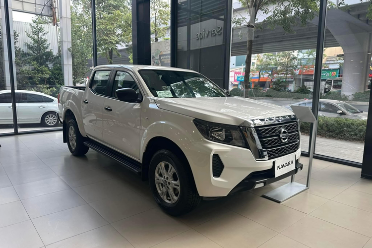 Ban tai Nissan Navara tai Viet Nam giam 