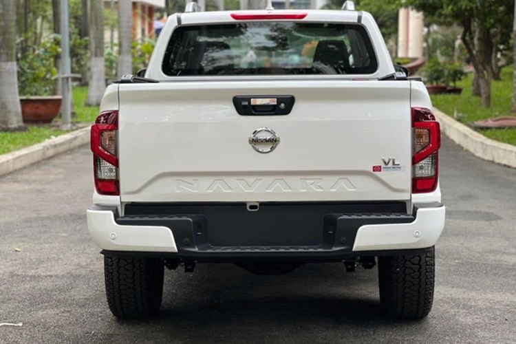 Ban tai Nissan Navara tai Viet Nam giam 