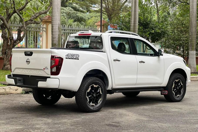 Ban tai Nissan Navara tai Viet Nam giam 