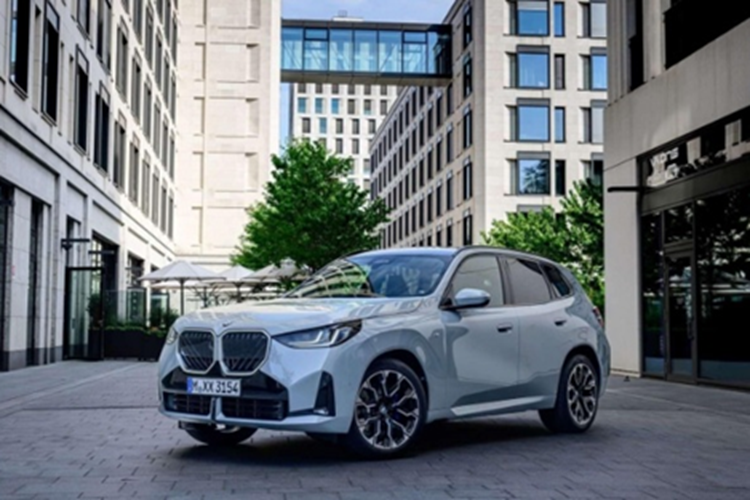 BMW X3 2025 sap ra mat Viet Nam, san sang 