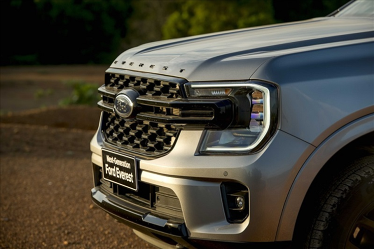 Ford Everest 2025 ra mắt với động cơ mạnh 300 mã lực - Hình 6 Ford Everest 2025 ra mat voi dong co manh 300 ma luc-Hinh-6