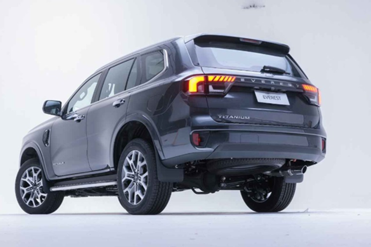 Ford Everest 2025 ra mắt với động cơ mạnh 300 mã lực - Hình 3 Ford Everest 2025 ra mat voi dong co manh 300 ma luc-Hinh-3