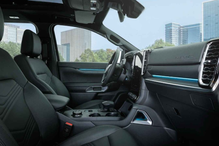 Ford Everest 2025 ra mắt với động cơ mạnh 300 mã lực - Hình 5 Ford Everest 2025 ra mat voi dong co manh 300 ma luc-Hinh-5
